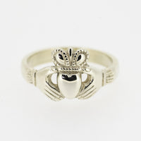 Ladies 9ct White Gold Claddagh Ring